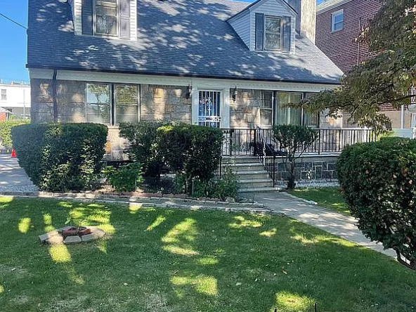 1471 Pelham Pkwy N, Bronx, NY 10469